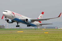 OE-LAT @ VIE - Austrian Airlines