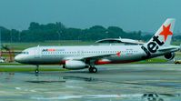 VH-VQS @ SIN - Jetstar Airways - by tukun59@AbahAtok