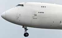 B-18722 @ ELLX - on final RW06