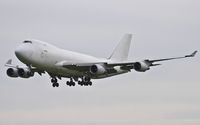 B-18722 @ ELLX - on final RW06