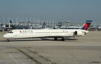 N913DN @ KORD - MD-90-30 - by Mark Pasqualino