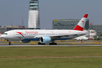 OE-LPC @ VIE - Austrian Airlines