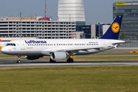 D-AIZK @ VIE - Lufthansa - by Chris Jilli