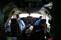 N50217 @ KLAX - 747-8 cockpit