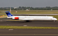 SE-DIN @ EDDL - taxying to the active - by Friedrich Becker
