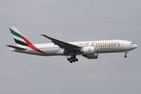 A6-EWH @ LOWW - Emirates 777-200 - by Andy Graf-VAP