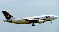 AP-BDZ @ KUL - Pakistan International Airlines - PIA - by tukun59@AbahAtok