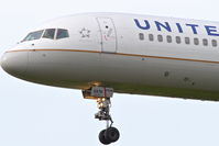 N57870 @ ORD - United Airlines Boeing 757-33N, UAL1641 arriving from Los Angeles International/KLAX, RWY 28 approach KORD. - by Mark Kalfas