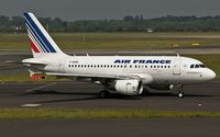 F-GUGR @ EDDL - taxying to the active