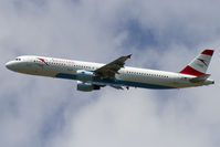 OE-LBC @ LOWW - Climbing out of Rwy 29 - by Bernd Karlik - VAP