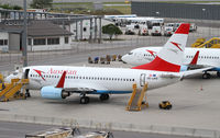 OE-LNO @ LOWW - Austrian Airlines Boeing 737 - by Thomas Ranner