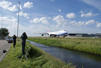B-18707 @ EHAM - Spotting the spotters - by Jan Ittensammer