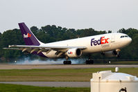 N667FE @ ORF - FedEx N667FE (FLT FDX399) from McGhee Tyson Knoxville Int'l (KTYS) landing RWY 23.