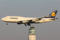 D-ABVC @ LOWW - Lufthansa - by Wolfgang Kronfuss