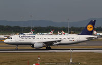 D-AIQP @ LOWW - Lufthansa Airbus A320 - by Thomas Ranner