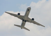 N545UA @ KIAH - UAL B752 departs 9. - by Darryl Roach