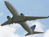 N76504 @ KIAH - UAL B738 departs 9. - by Darryl Roach