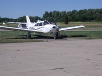 N16278 @ ISZ - arrow 200