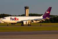 N674FE @ ORF - FedEx Thea N674FE (FLT FDX399) rolling out on RWY 5 after arrival from McGhee Tyson Knoxville Airport (KTYS).