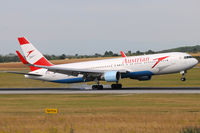 OE-LAT @ VIE - Austrian Airlines