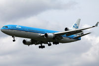 PH-KCA @ EHAM - On short final for Polderbaan - by Markus579