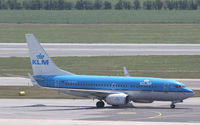 PH-BGU @ LOWW - KLM Boeing 737 - by Thomas Ranner