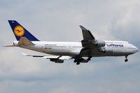 D-ABVL @ FRA - Lufthansa - by Chris Jilli
