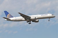N509UA @ KORD - United Airlines Boeing 757-222, UAL680 arriving from McCarran Int'l /KLAS, RWY 14R approach KORD. - by Mark Kalfas