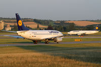 D-ABUI @ VIE - Lufthansa - by Joker767
