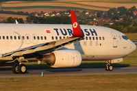 TC-JGH @ VIE - Turkish Airlines