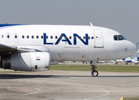LV-BHU @ SABE - Taxi to RWY 13.
