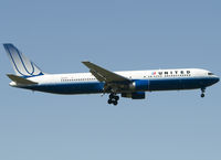 N648UA @ SAEZ - On final to RWY 29.