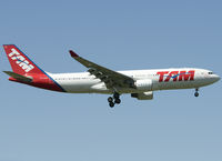 PT-MVO @ SAEZ - On final to RWY 29.