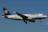 D-AILX @ LOWW - Lufthansa Airbus 319 - by Dietmar Schreiber - VAP