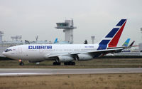 CU-T1250 @ LFPO - Taxiing after landing - by micka2b