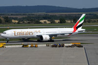 A6-EGU @ VIE - Emirates