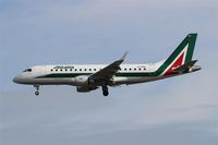 EI-RDC @ EDDF - An irish italian aircraft on final approach for rwy 25L.... - by Holger Zengler
