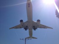 JA789A @ KLAX - Landing 24R