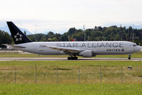 N653UA @ LSGG - Take off in 23 - by micka2b