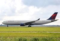 N815NW @ EHAM - DELTA - by Jan Lefers