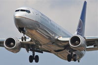 N75429 @ KORD - United Boeing 737-924ER, UAL1679 arriving from San Diego/KSAN, RWY 28 approach KORD.