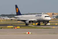 D-AIQC @ EDDF - Line up rwy 18
