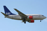 LN-RPY @ EGLL - SAS Scandinavian Airlines - by Chris Hall