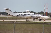 N29PE @ SRQ - Beech 200