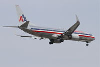 N978AN @ KORD - American Airlines Boeing 737-823, AAL1438 arriving from KSAN, RWY 10 approach KORD. - by Mark Kalfas