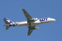 SP-LIC @ EBBR - Flight LO236 is climbing from RWY 07R