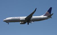 N87527 @ MCO - United 737-800 - by Florida Metal