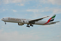 A6-EBX @ EDDF - On short finals for r/w 25L - by Robert Kearney