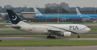 AP-BDZ @ EHAM - Ready to depart AMS - by FerryPNL