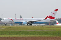 OE-LAT @ VIE - Austrian Airlines - by Roman Reiner